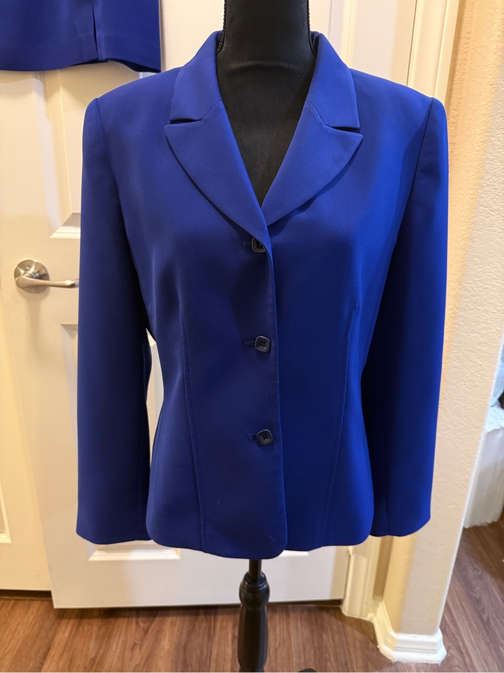 Le Suit Royal Blue Tailored Women's Blazer